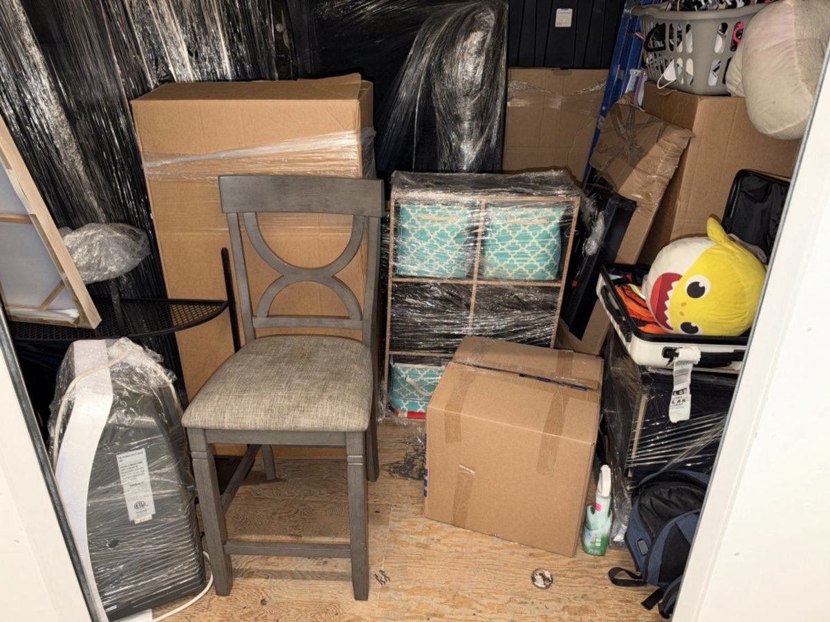 10 x 10 storage unit in Huntington Beach, CA