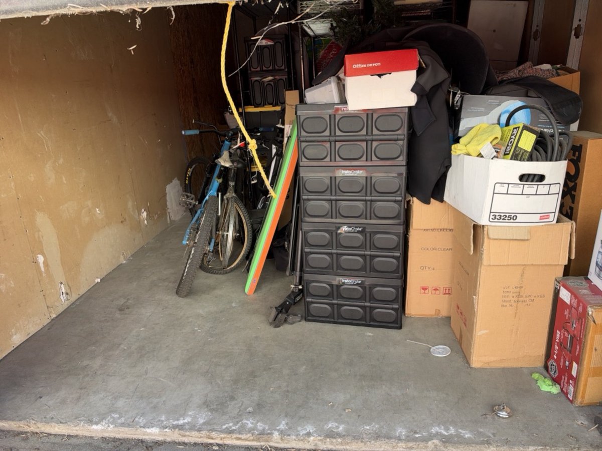 10 x 20 storage unit in Fountain Valley, CA