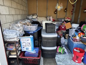 10 x 10 storage unit in Huntington Beach, CA