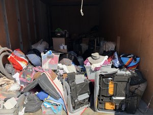 10 x 20 storage unit in Huntington Beach, CA