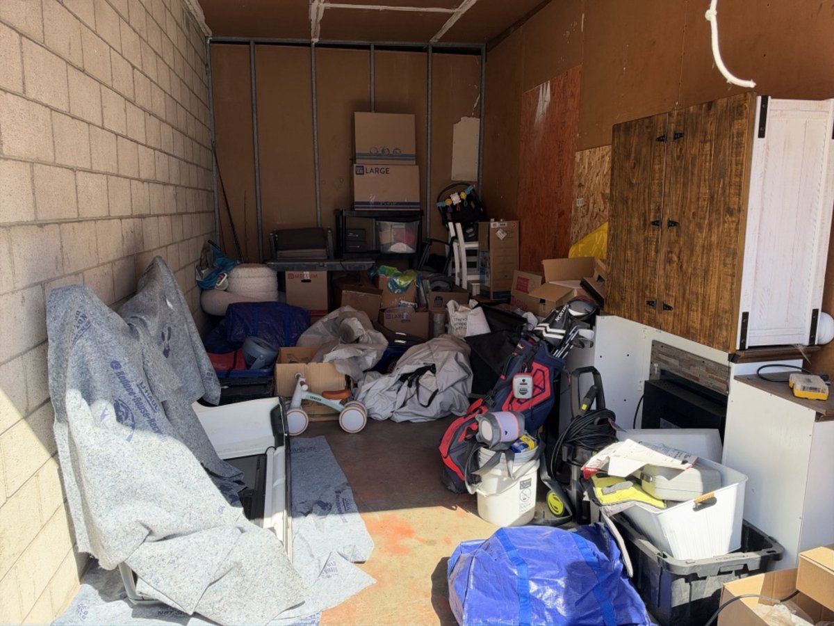 10 x 20 storage unit in Huntington Beach, CA