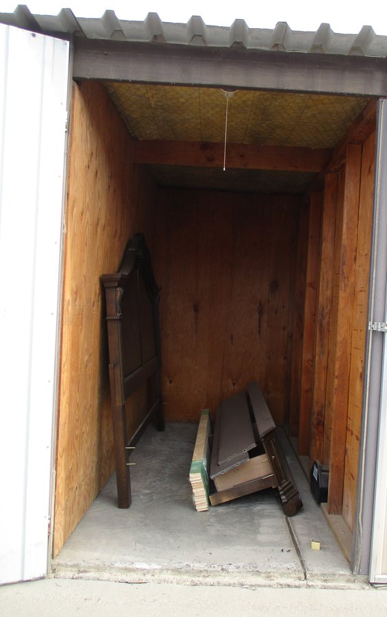 5 x 10 storage unit in Bakersfield, CA