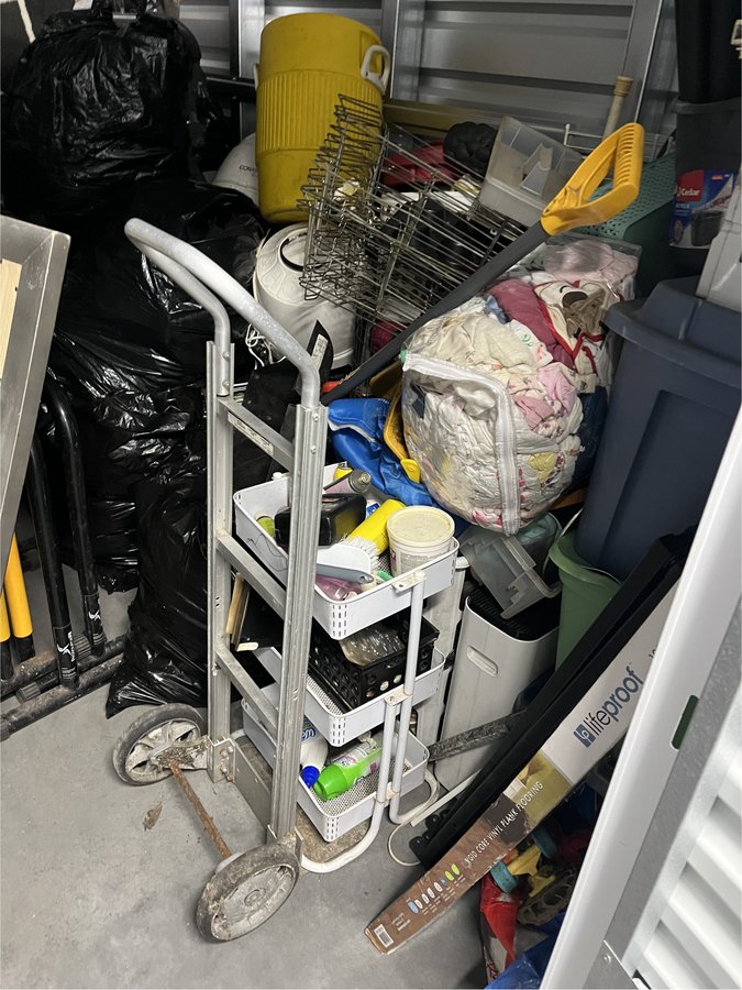 10 x 10 storage unit in Philadelphia, PA
