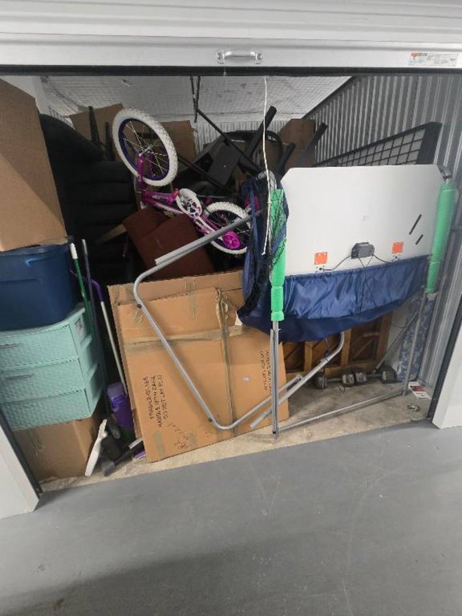 10 x 10 storage unit in Indianapolis, IN