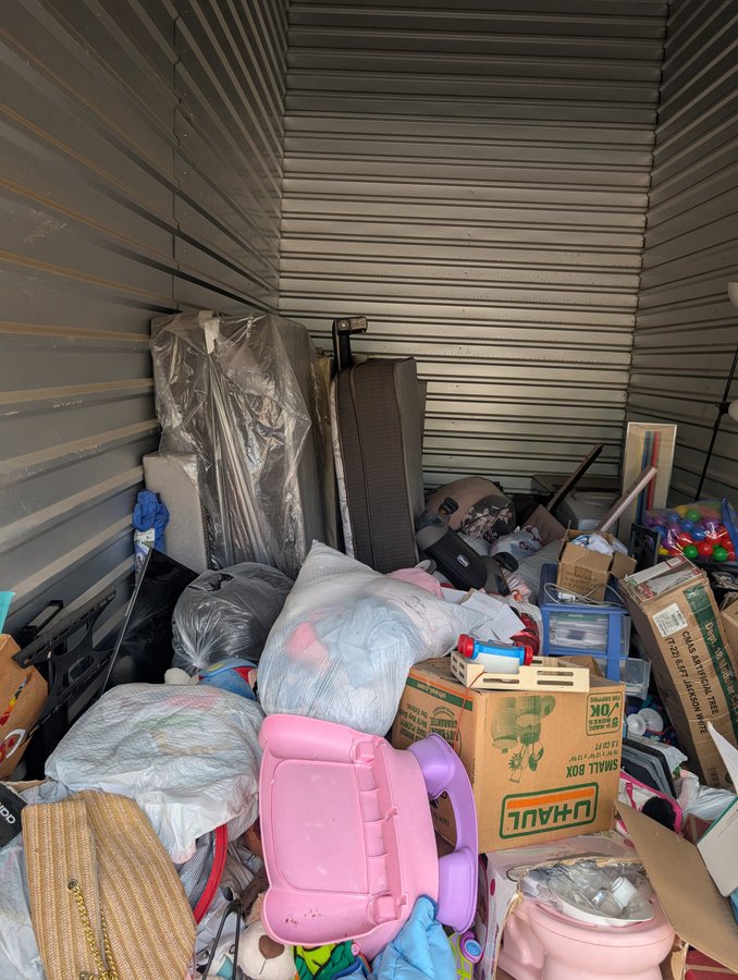 10 x 20 storage unit in Dallas, TX