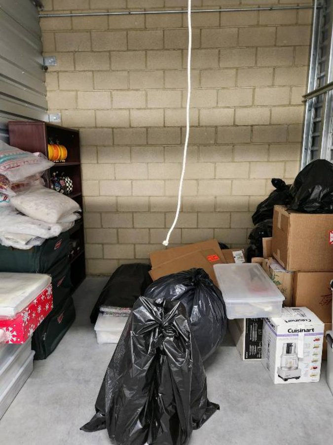 10 x 10 storage unit in Palm Desert, CA