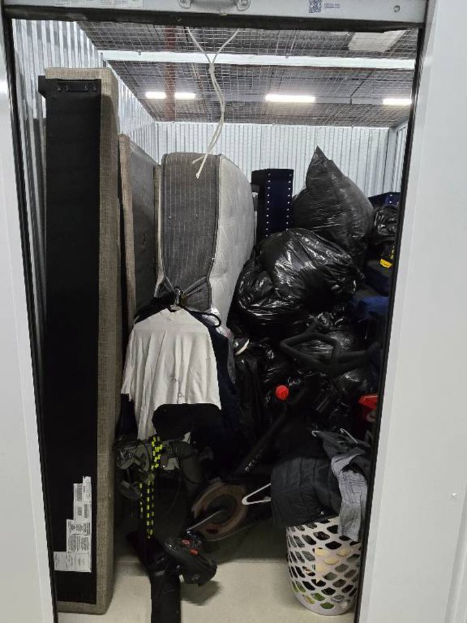8 x 10 storage unit in Waldorf, MD