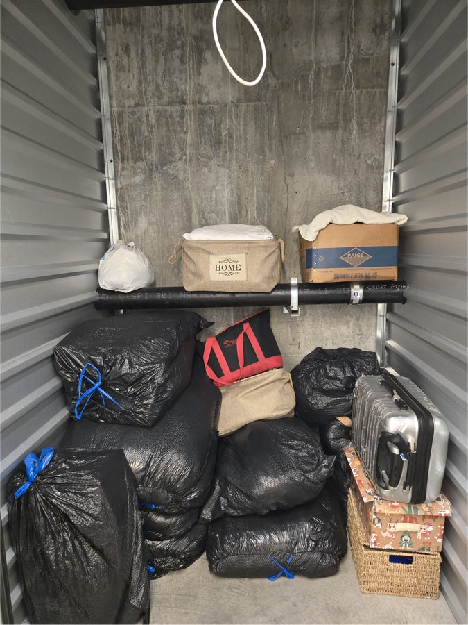 5 x 5 storage unit in Canoga Park, CA