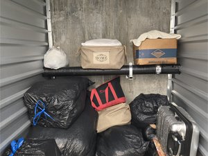 5 x 5 storage unit in Canoga Park, CA