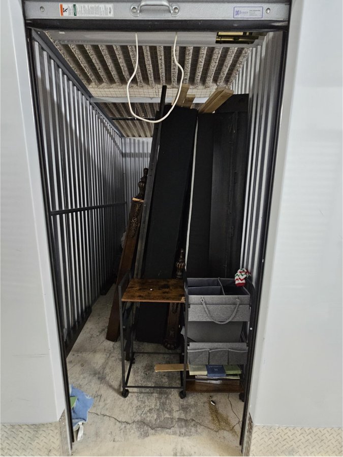 5 x 5 storage unit in Bloomfield, NJ