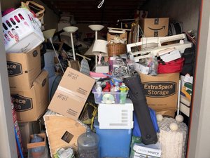 10 x 20 storage unit in Stanton, CA