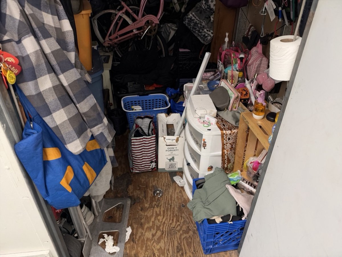 5 x 10 storage unit in Stanton, CA