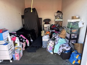 10 x 14 storage unit in Huntington Beach, CA
