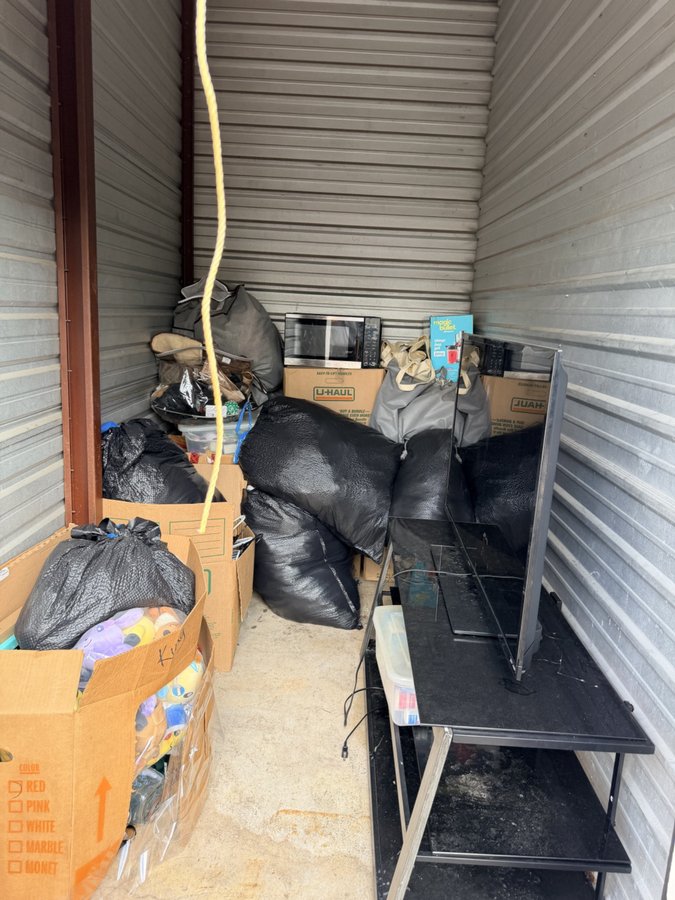 5 x 10 storage unit in Houston, TX
