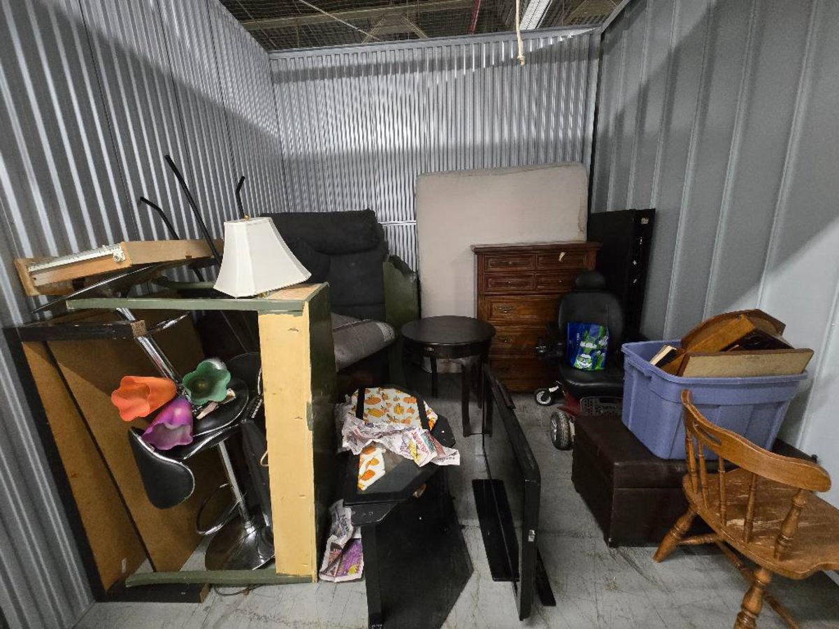 10 x 10 storage unit in Minneapolis, MN