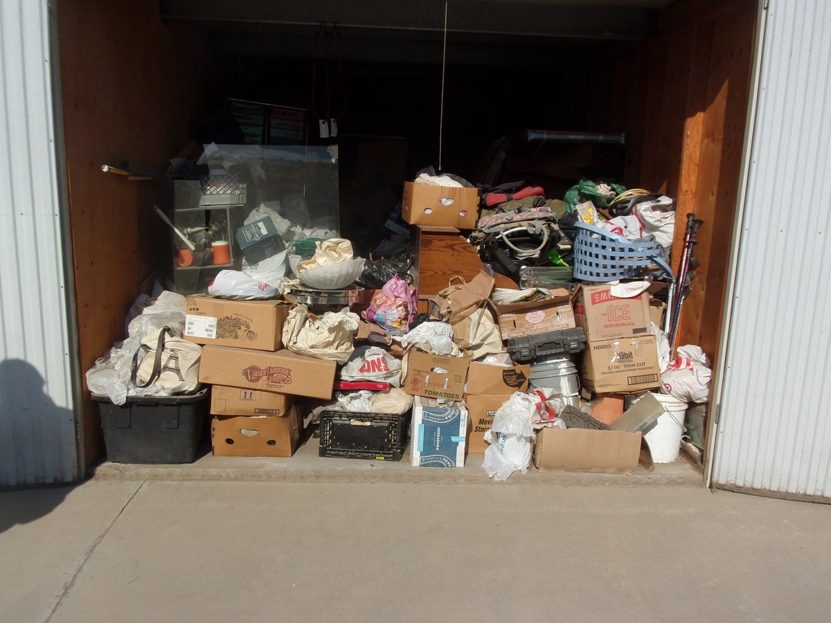 10 x 15 storage unit in Fresno, CA