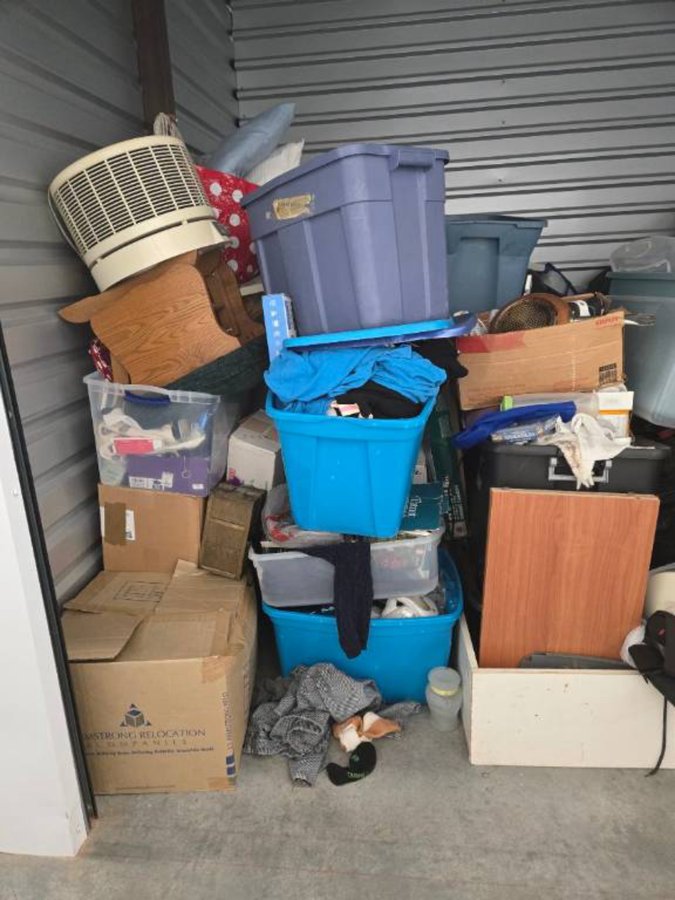 10 x 10 storage unit in Omaha, NE