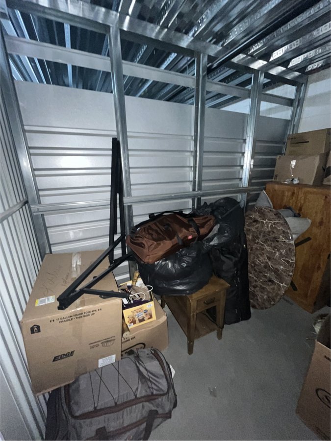 10 x 10 storage unit in Philadelphia, PA
