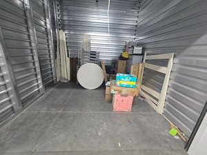 10 x 10 storage unit in Glendale, AZ