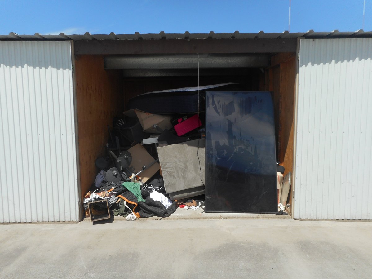 10 x 10 storage unit in Clovis, CA