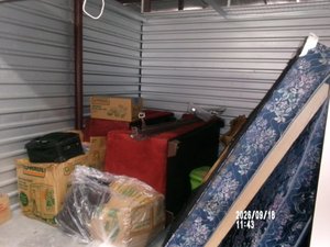 10 x 10 storage unit in Jacksonville, FL