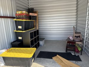 10 x 10 storage unit in Midlothian, TX