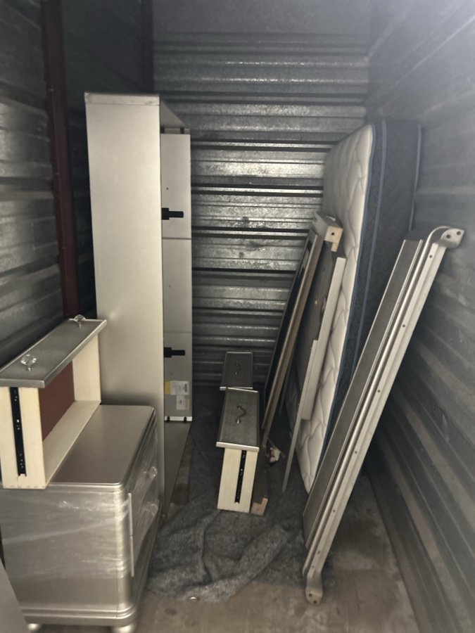 5 x 10 storage unit in Pantego, TX