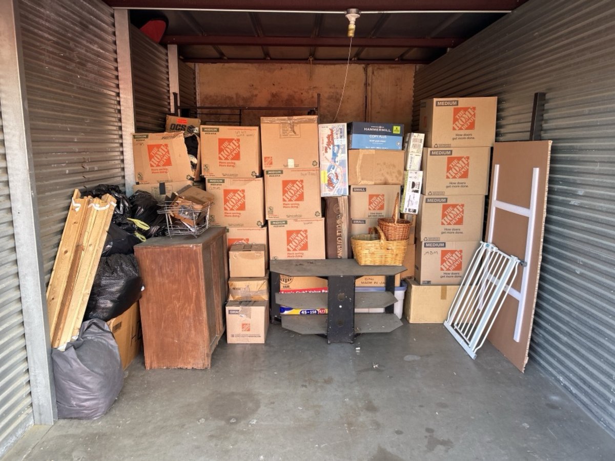 10 x 20 storage unit in Pantego, TX