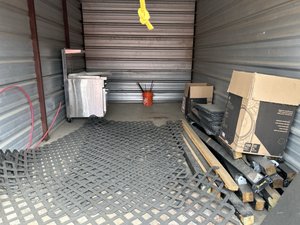 10 x 20 unit in Fort Worth