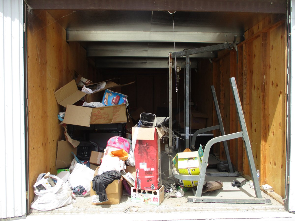 10 x 20 storage unit in Bakersfield, CA