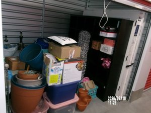 7 x 10 storage unit in Jacksonville, FL