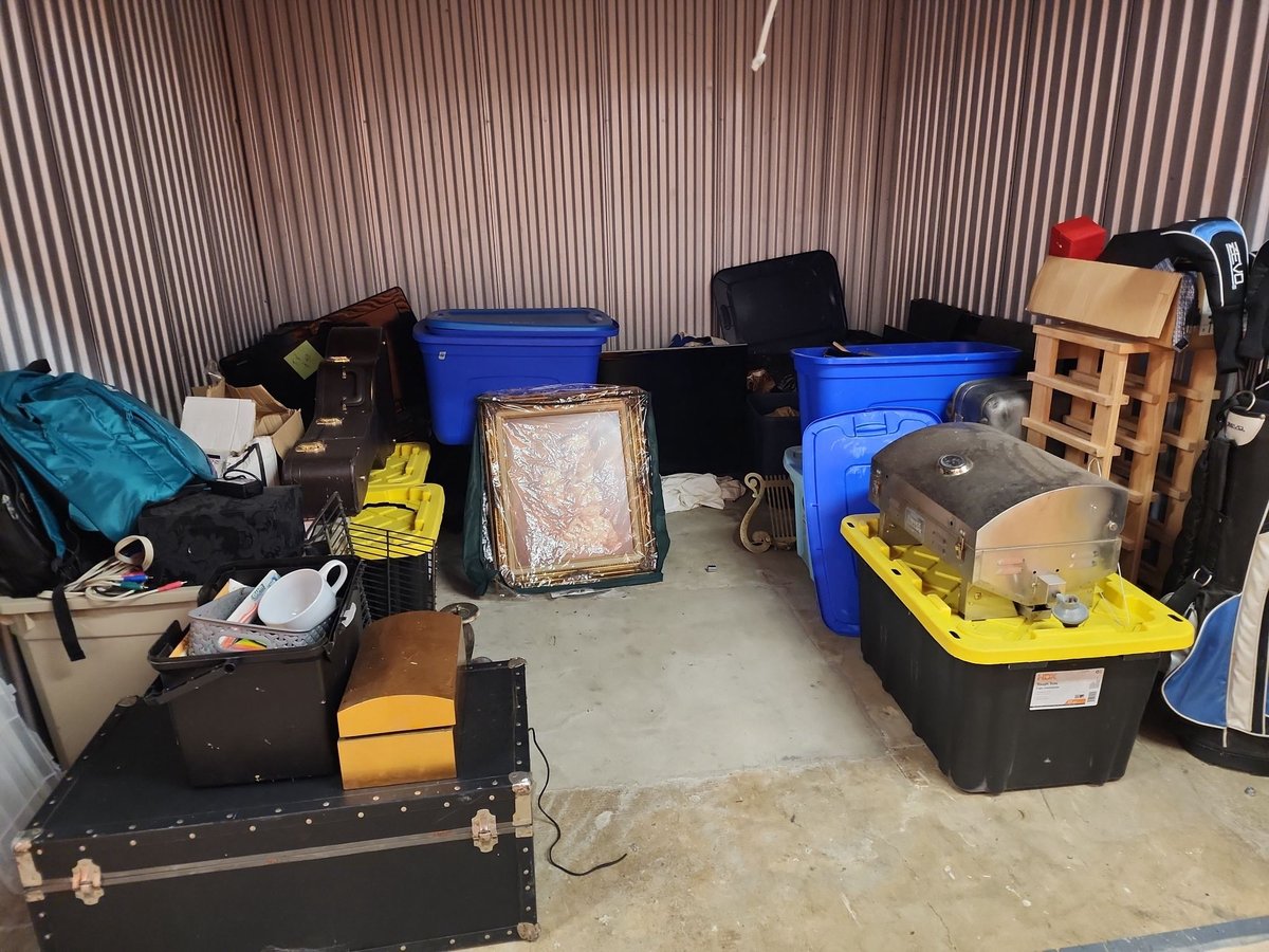 10 x 10 storage unit in Dallas, TX