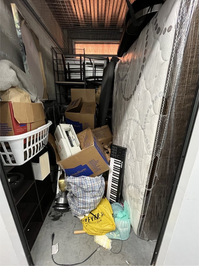 5 x 10 storage unit in Los Angeles, CA