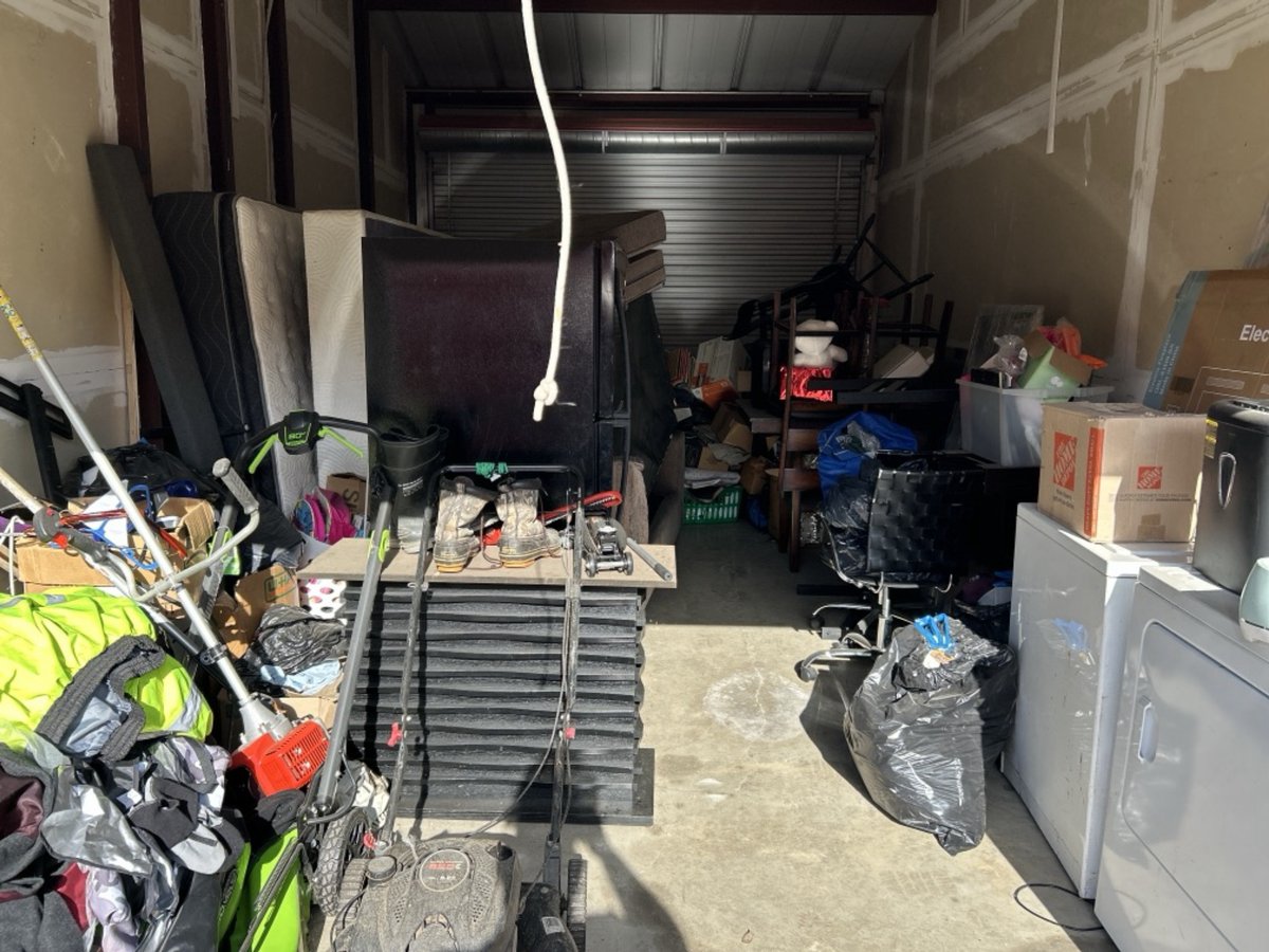 12 x 25 storage unit in Arlington, TX