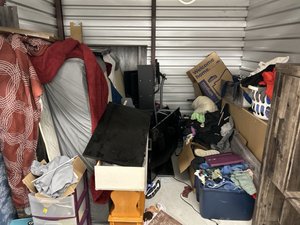 10 x 10 storage unit in Arlington, TX