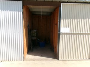 5 x 10 storage unit in Fresno, CA