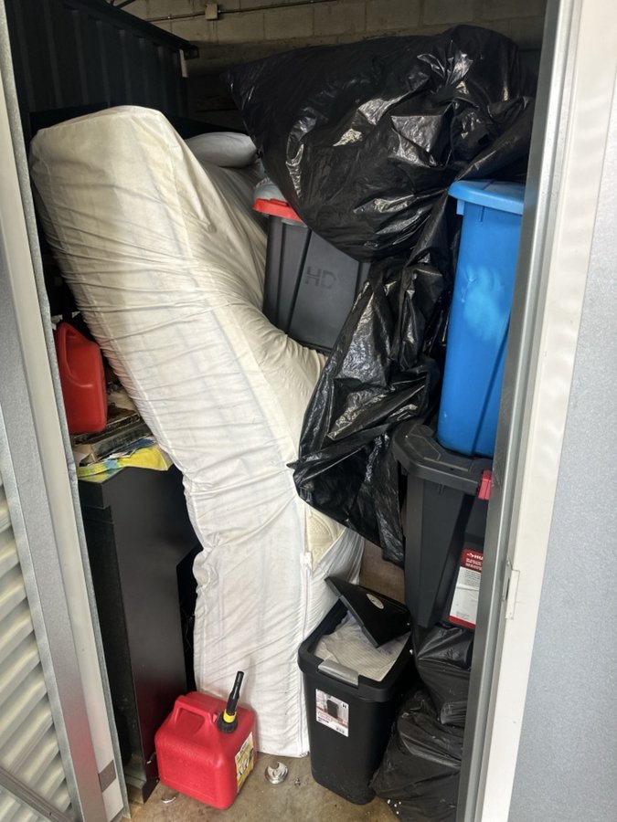 10 x 10 storage unit in Atlanta, GA