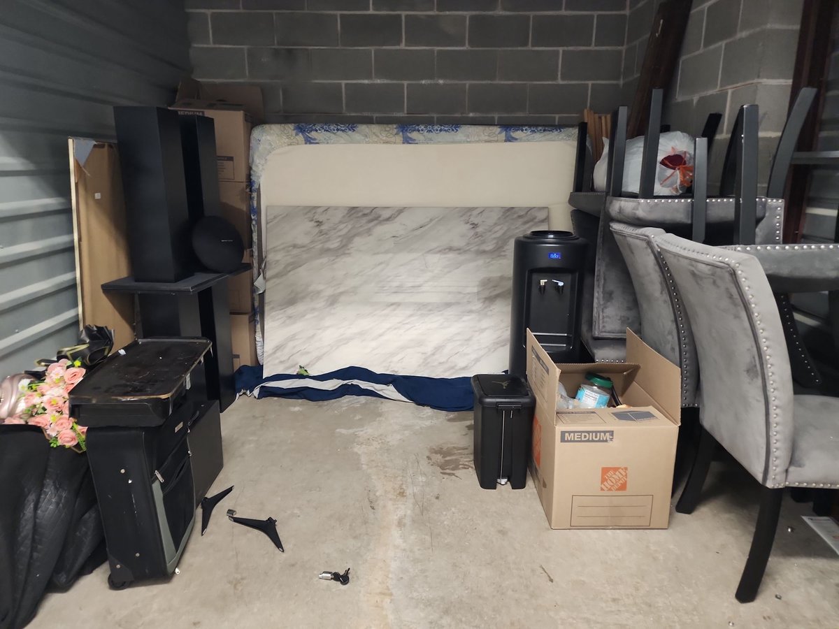 10 x 10 storage unit in Dallas, TX