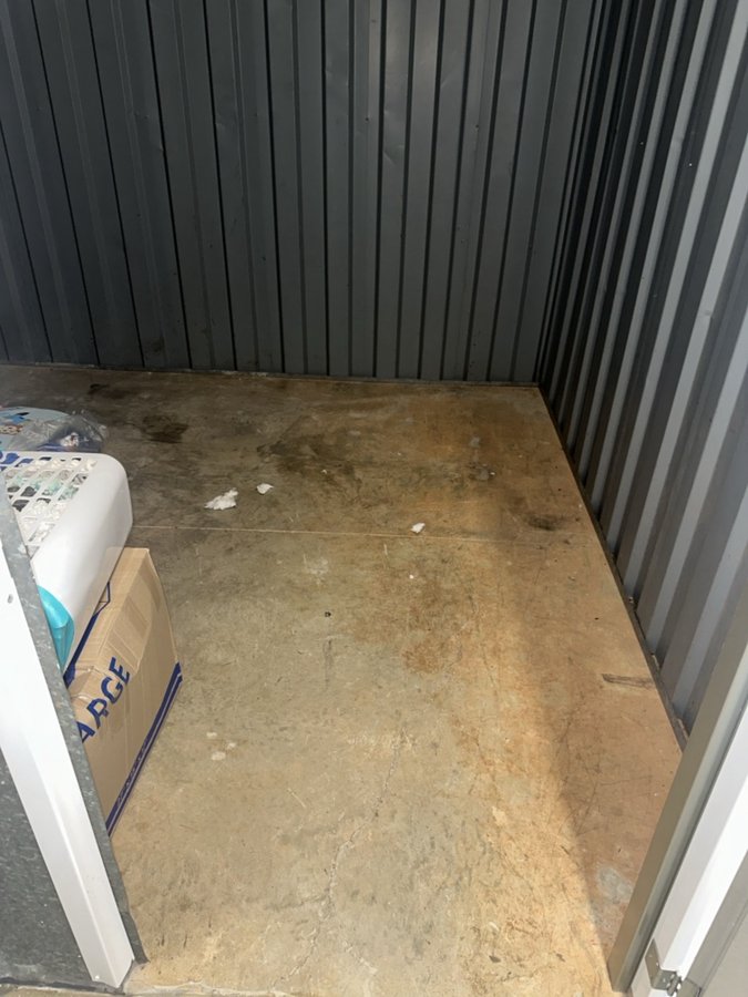 10 x 10 storage unit in Atlanta, GA