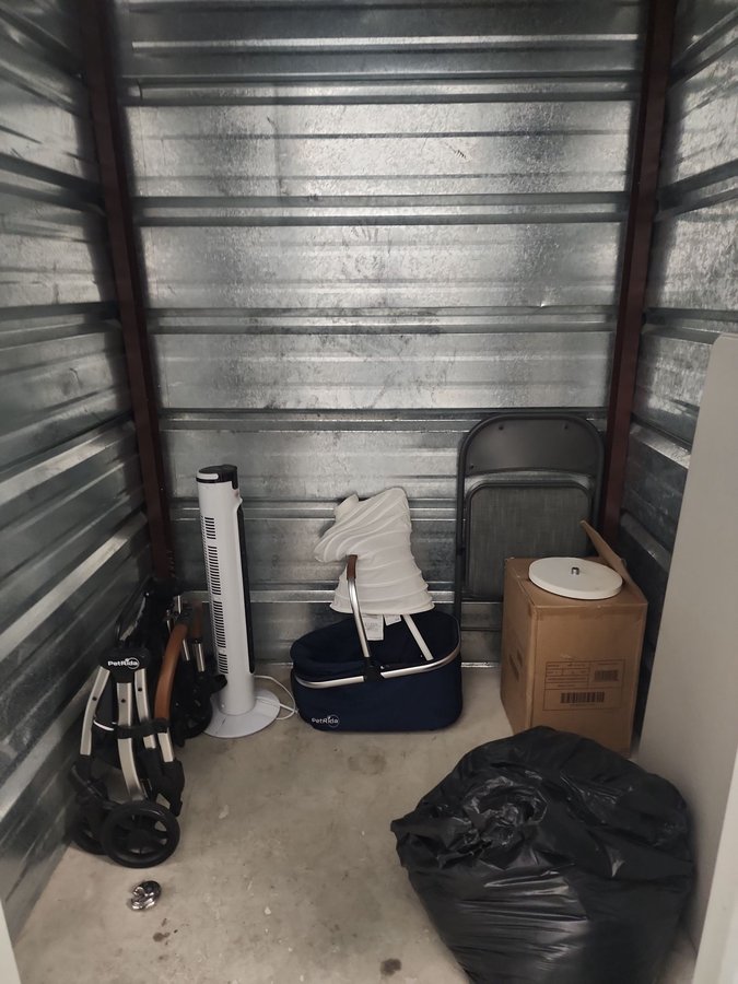 5 x 5 storage unit in Dallas, TX