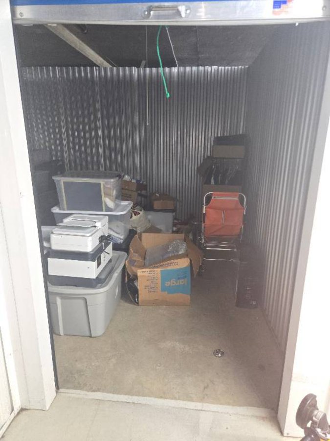 10 x 10 storage unit in Arlington, VA