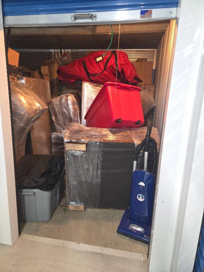 10 x 15 storage unit in Arlington, VA