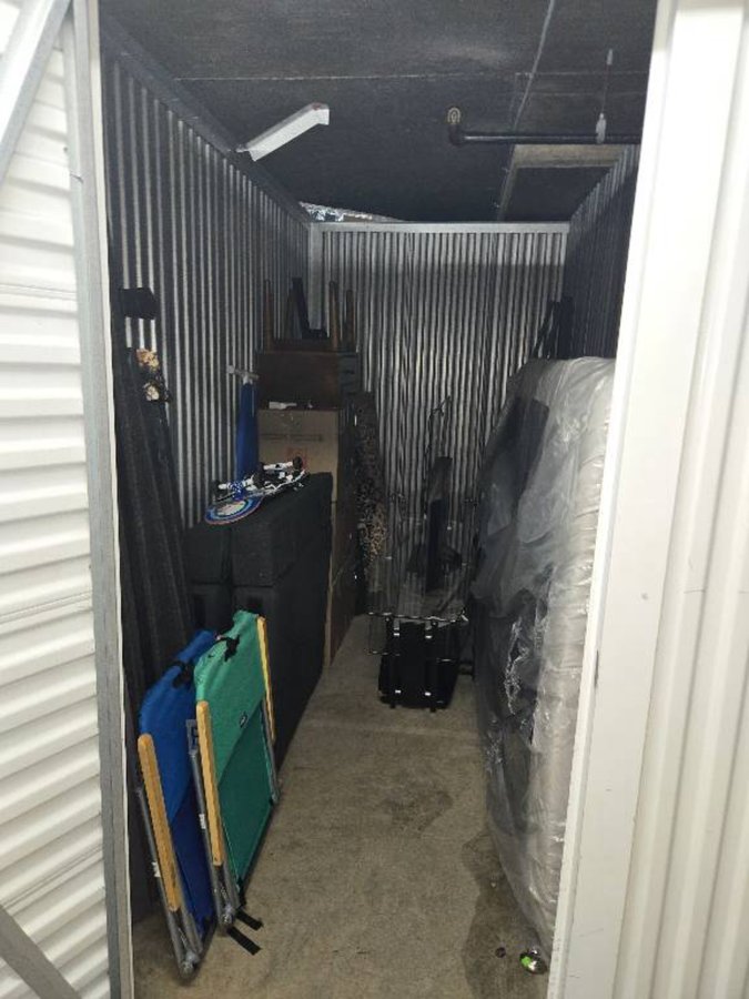 5 x 10 storage unit in Arlington, VA