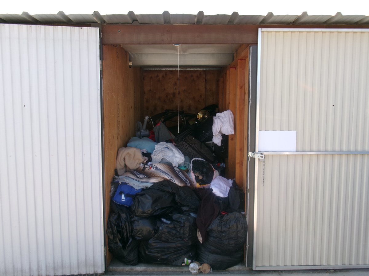 5 x 10 storage unit in Fresno, CA