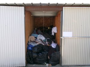 5 x 10 storage unit in Fresno, CA