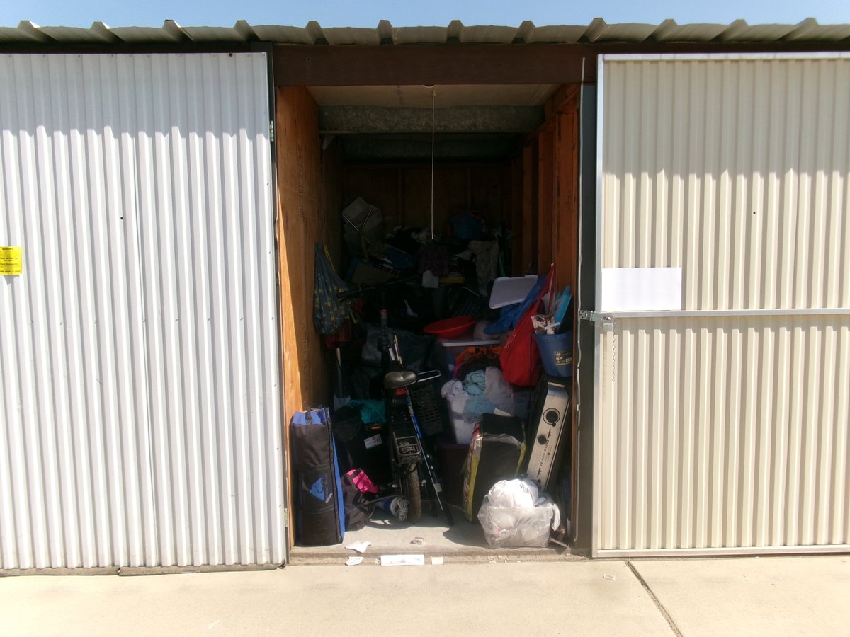 5 x 10 storage unit in Fresno, CA