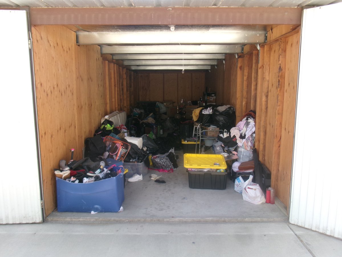 10 x 30 storage unit in Fresno, CA
