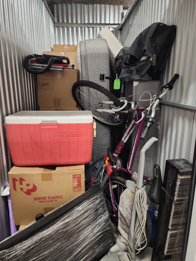 5 x 10 storage unit in Dallas, TX