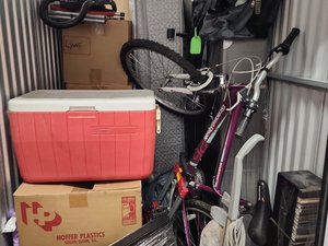 5 x 10 storage unit in Dallas, TX