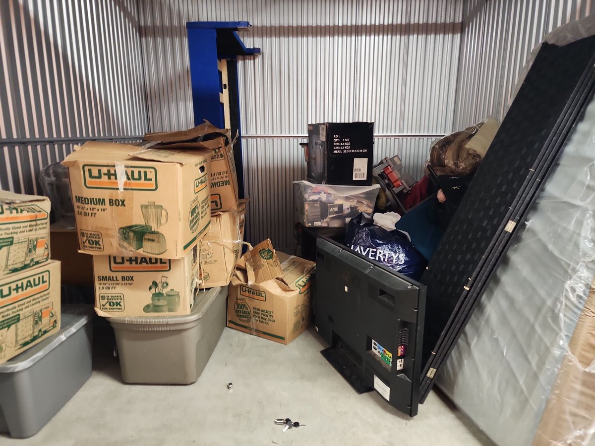10 x 10 storage unit in Dallas, TX